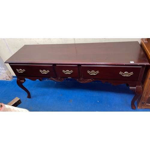 87 - DARK MAHOGANY GEORGIAN STYLE DRESSER BASE ON CABRIOLE LEGS