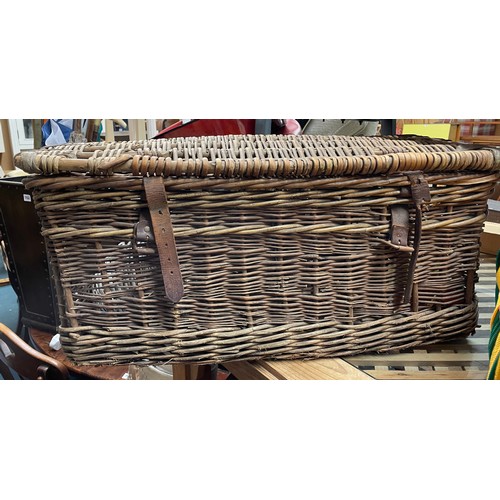 147 - WICKER LONDON COVENTRY LAUNDRY BASKET