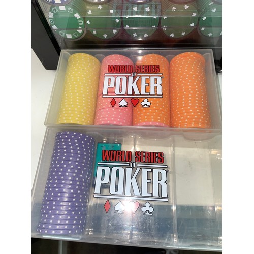 231 - CUBE BOX OF GAMBLING CHIPS AND TWO PLASTIC CHIP BOXES