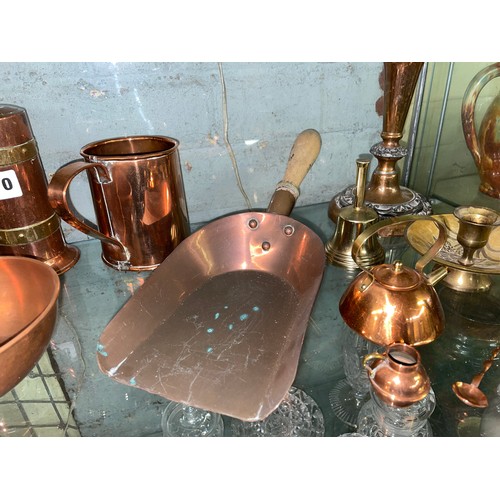 270 - SHELF OF COPPER METALWARE INCLUDING PEDESTAL COMPORT, HEART SHAPED TRAYS, TANKARD AND SHOVEL