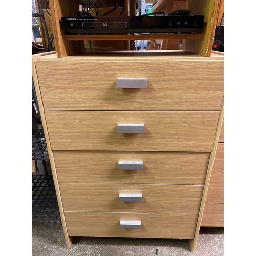 199 - LIGHT OAK EFFECT EIGHT DRAWER CHEST AND MATCHING FIVE DRAWER CHEST