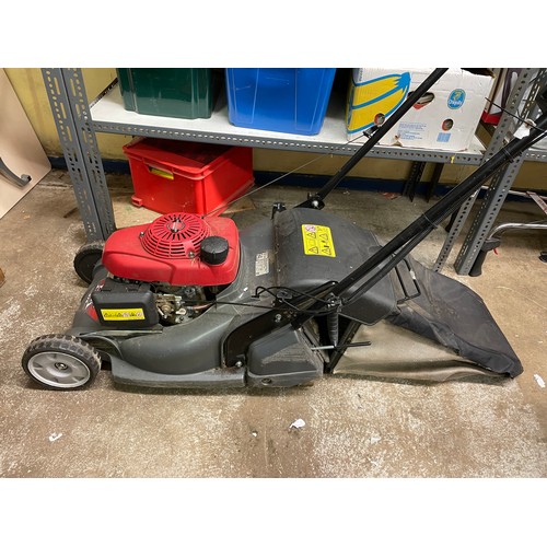 122 - HONDA PETROL MOWER