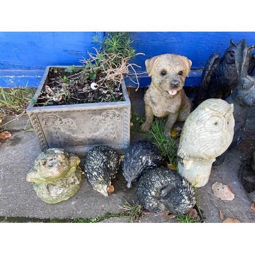 221 - SELECTION OF STONE AND RESIN GARDEN ANIMAL FIGURES INCLUDING WILD BOAR, FROGS, BIRDS