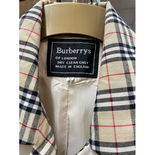 354 - LADIES VINTAGE BURBERRY OF LONDON COAT SIZE SMALL