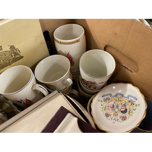 362 - BOX CONTAINING ROYAL COMMEMORATIVE POTTERY AND EPHEMERA - TINS, ASHTRAY, BEAKERS