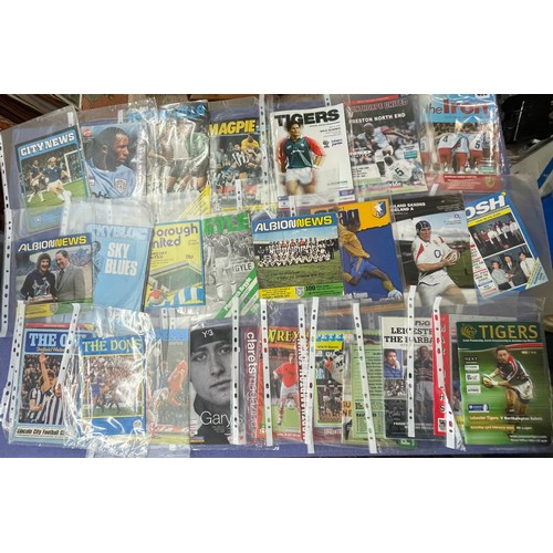 458 - SELECTION OF VINTAGE FOOTBALL AND RUGBY UNION PROGRAMMES