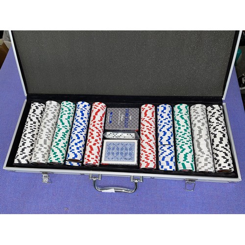 462 - HARD CASE OF POKER GAMING CHIPS AND CARD SET