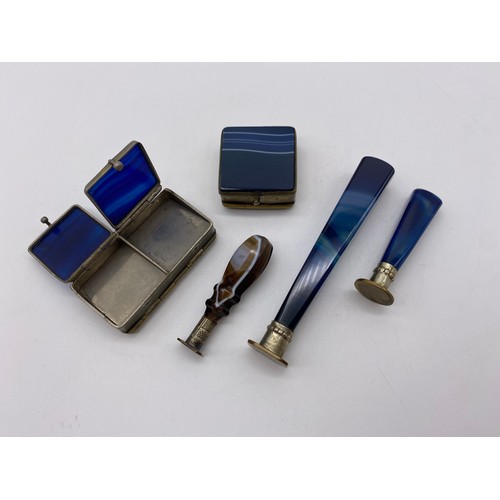 422 - POLISHED BLUE AGATE MOUNTED DESK SEAL SET AND STAMP BOX