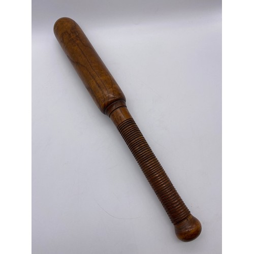 457 - VICTORIAN WOODEN TRUNCHEON