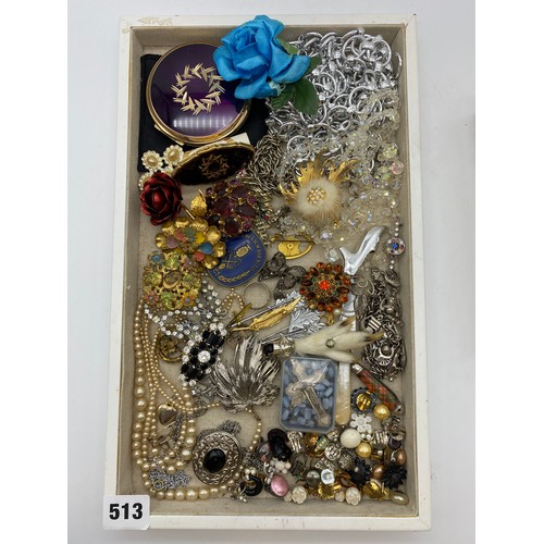 513 - TRAY CONTAINING POWDER COMPACT, GLASS BEAD NECKLACES, WHITE METAL CHARM BRACELET AND CHARMS, MARCASI... 