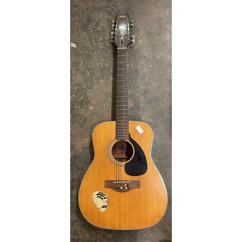 146 - YAMAHA ACOUSTIC GUITAR