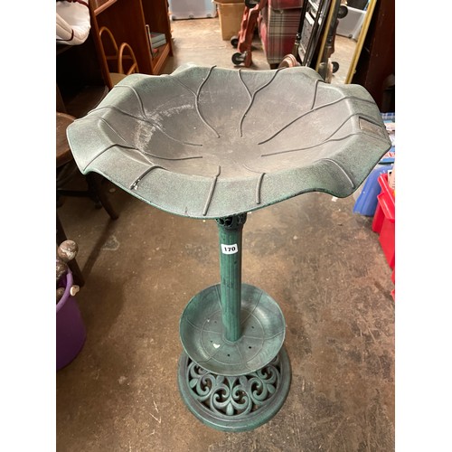 170 - UPVC LILLY PAD BIRD BATH