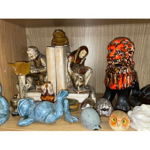 225 - SHELF OF POTTERY - FROG AND TURTLE, RUSSIAN JAY, AND PAIR OF BOOKENDS