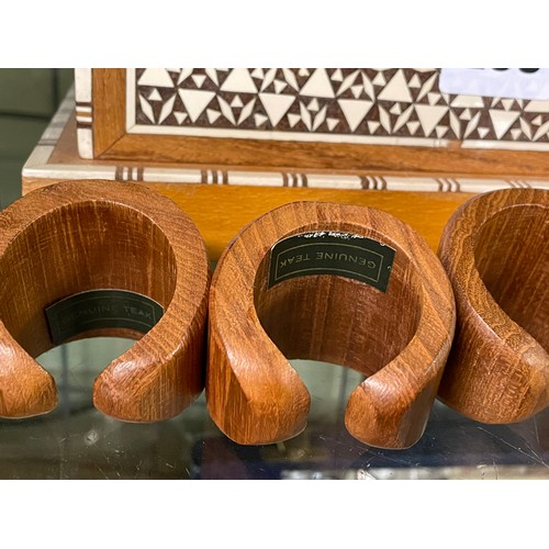 259 - DAMASCUS INSPIRED NOVELTY CIGARETTE BOX, TEAK NAPKIN RINGS, FONDUE FORKS, AND BOXWOOD THEMOMETER