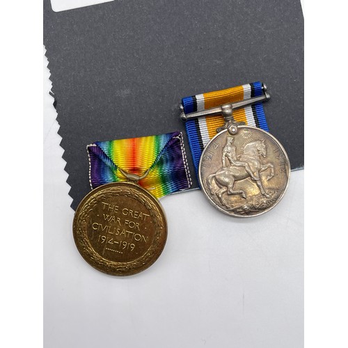 438 - WWI MEDAL DUO TO 28993 PTE S.A.ASHTON R.WAR.R