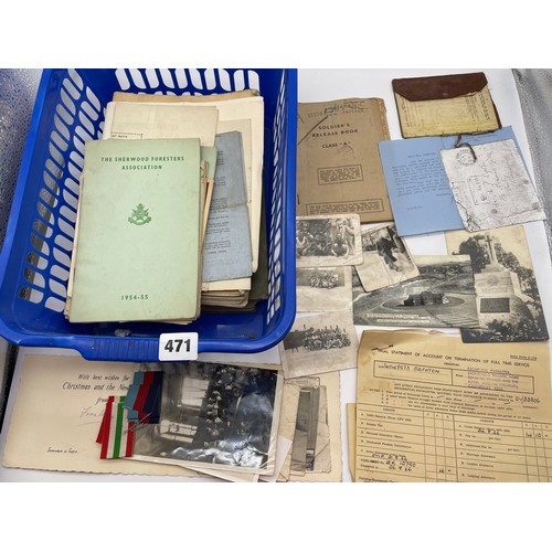 471 - INTERESTING EPHEMERA INCLUDING SOLDIERS RELEASE BOOK, PHOTOGRAPHS, OLD COMRADES ASSOCIATION REPORTS,... 