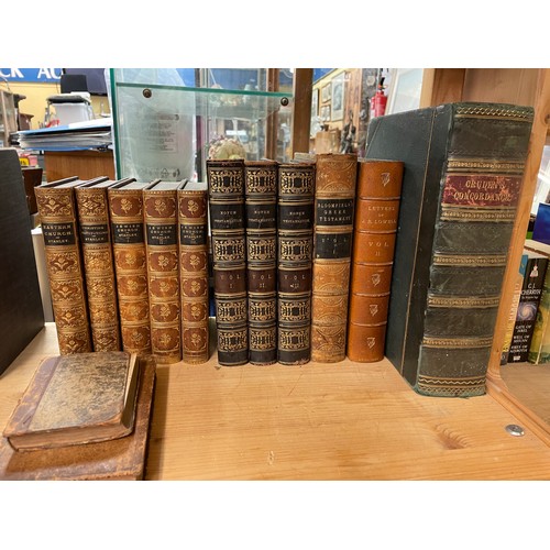 533 - TWO SHELVES OF LEATHER BOUND AND ANTIQUARIAN BOOKS AND OTHER NOVELS