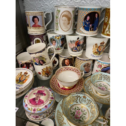 548 - SHELF OF MAINLY AYNSLEY AND PARAGON ROYAL COMMEMORATIVE MUGS AND TEACUPS