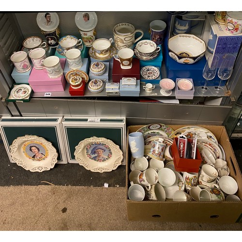 549 - SHELF OF THE OFFICIAL ROYAL COLLECTION COMMEMORATIVE MUGS, TRINKET BOXES AND PIN DISHES AND A CARTON... 