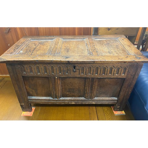 59 - 17TH CENTURY OAK SMALL THREE PANEL COFFER WITH LUNETTE FRIEZE