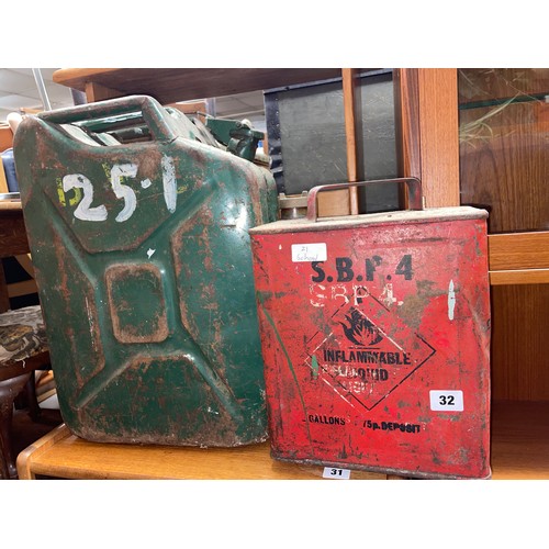 32 - JERRY CAN AND VINTAGE SBP CAN