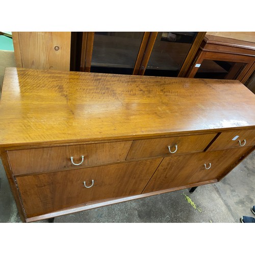 71 - LATE 50S EARLY 60S TEAK SIDEBOARD WITH BI-FOLD CUPBOARDS