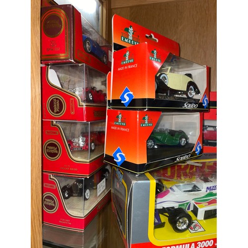 525 - SOLIDO AND DIE CAST VINTAGE CAR SET, TWO SOLIDO CARS, AND FOUR MATCHBOX MODELS OF YESTER YEAR DIE CA... 