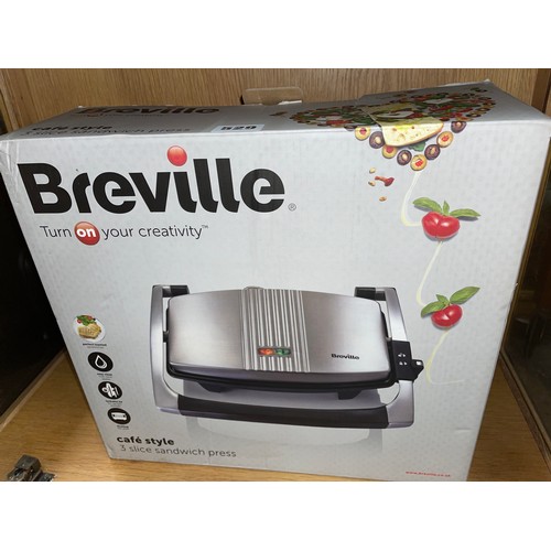 529 - BREVILLE THREE SLICE SANDWICH PRESS