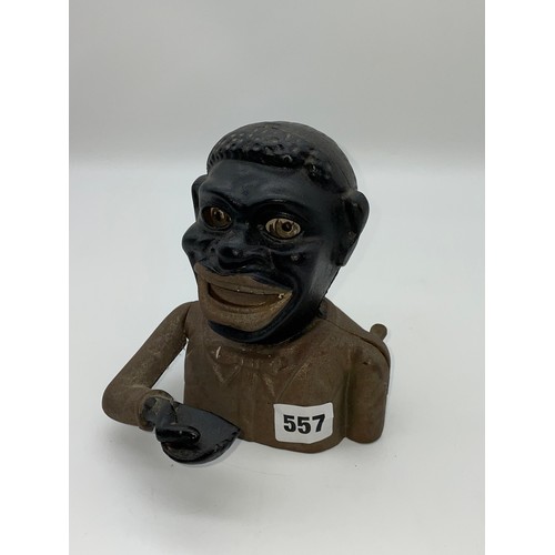 557 - CAST IRON NEGRO MONEY BANK