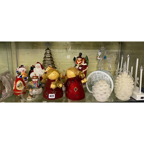 431 - SHELF OF CHRISTMAS THEMED DECORATIONS AND TREE BAUBLES