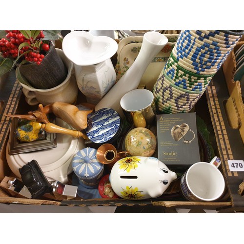 470 - CARTON CONTAINING MISC. CERAMICS, WEDGWOOD JAR AND COVER, FISH COASTERS, ROPE TWIST JAR AND DECORATI... 