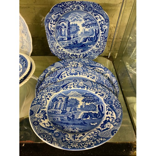 437 - SELECTION OF BLUE AND WHITE TRANSFER PRINTED WILLOW WARE, COPELAND AND SPODE EXAMPLES