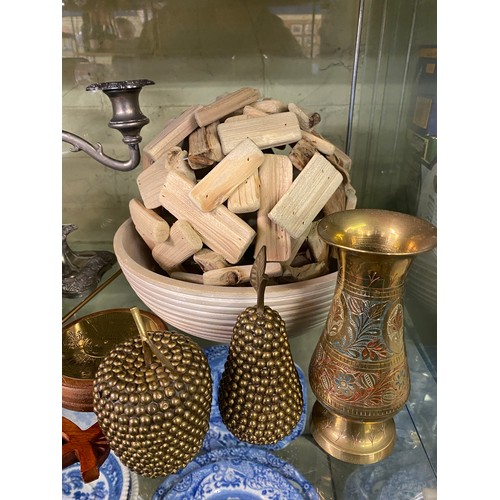 438 - SHELF OF MAINLY TREEN ITEMS INC. MARQUETRY BOWL AND COVER, TURN PEDESTAL BOWL, WICKER ORBS, CANDLE S... 