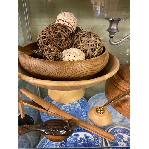 438 - SHELF OF MAINLY TREEN ITEMS INC. MARQUETRY BOWL AND COVER, TURN PEDESTAL BOWL, WICKER ORBS, CANDLE S... 