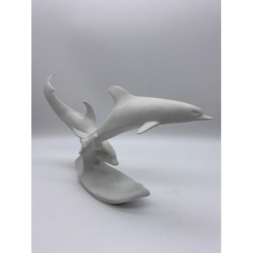 449 - KAISER 401 BLANC DE CHINE DOLPHIN FIGURE GROUP