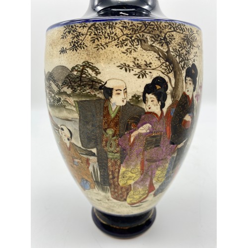 562 - JAPANESE SATSUMA OVOID VASE PAINTED WITH PANELS OF GEISHA ON A BLUE GILT GROUND AND A LATER JAPANESE... 