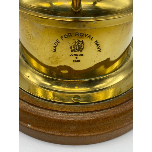 Royal Marine - Clock in brass porthole - Brass, Wood - Catawiki