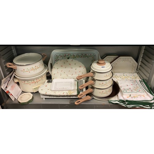 462 - SHELF OF ETERNAL BEAU SWAN SAUCEPAN SET, CASSEROLE DISH, OVEN MITT, TABLE LINEN AND PLACE MATTS, ETC... 