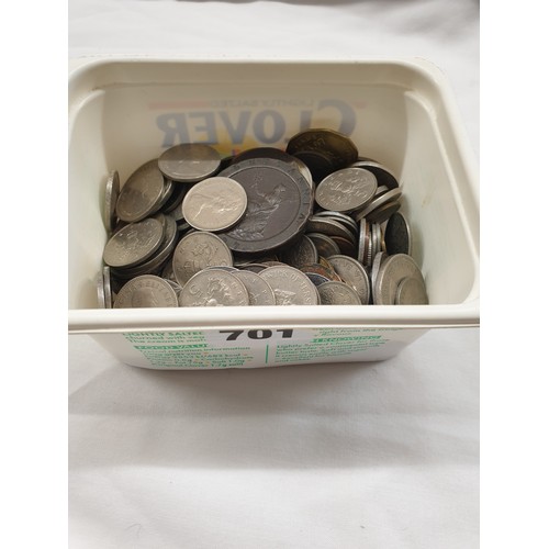 701 - SMALL TUB OF MAINLY GB PRE DECIMAL COINS, CARTWHEEL PENNY, GEORGE III HALF PENNY, AND OTHERS