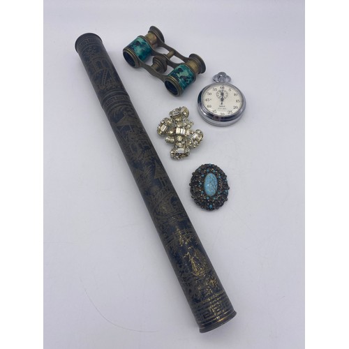 681 - SMALL PAIR OF OPERA GLASSES, SMITHS POCKET STOP WATCH, TWO COSTUME BROOCHES, AND CHINOSERIE DECORATE... 