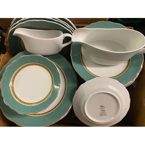 469 - CARTON CONTAINING GERMAN GREEN ALFABIA PATTERNED DINNER PLATES AND TABLE WARES