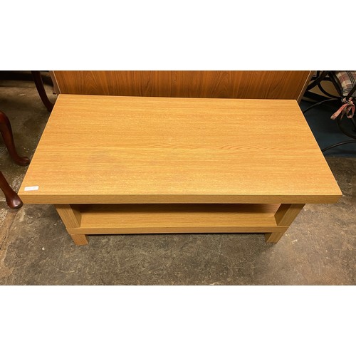 7 - LIGHT OAK EFFECT COFFEE TABLE