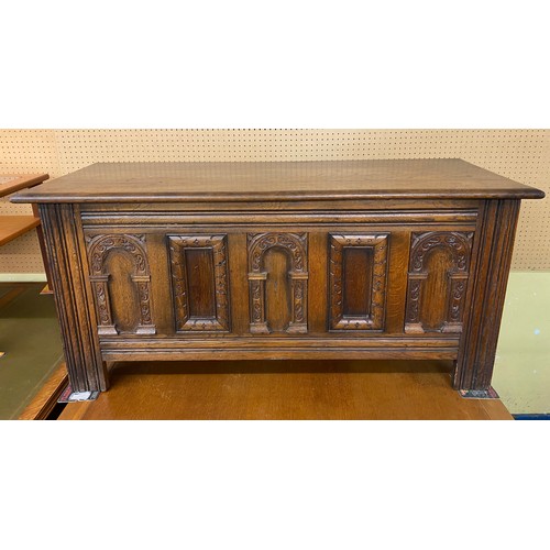 207 - GOOD QUALITY OAK ARCADED PANEL FRONT COFFER