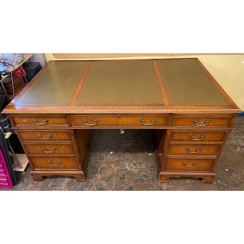 219 - GOOD QUALITY GEORGIAN STYLE KNEEHOLE PARTNERS DESK WITH INSET THREE SECTION GILT TOOLED GREEN LEATHE... 