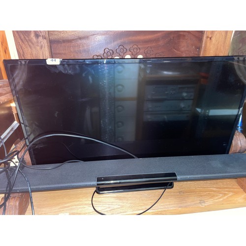 44 - PANASONIC TV AND SOUND BAR