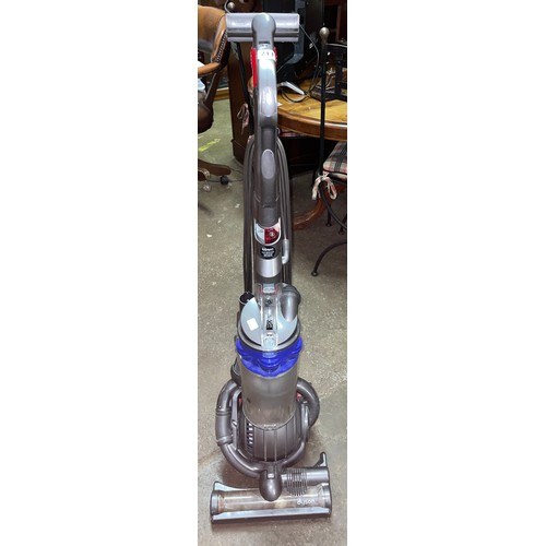 211 - DYSON DC25 VACUUM