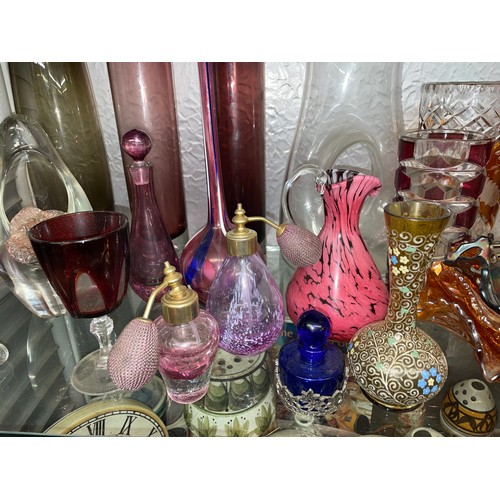 256 - SELECTION OF RUBY AND CRANBERRY GLASSWARE, CARNIVAL AND LUSTRE GLASSWARE, MDINA, AND ATOMISERS