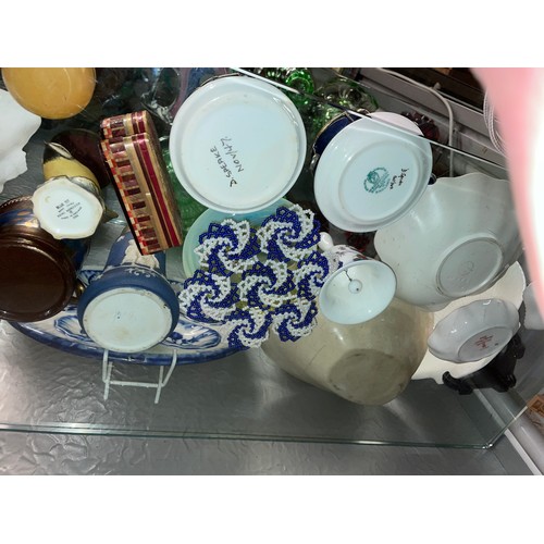 272 - SHELF OF INTERESTING CERAMICS, PARAGON TEACUPS, COPPER RESIST MUGS, CROWN DERBY PIN DISHES, VICTORIA... 