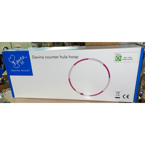 320 - DAVINA COUNTER HULAHOOP