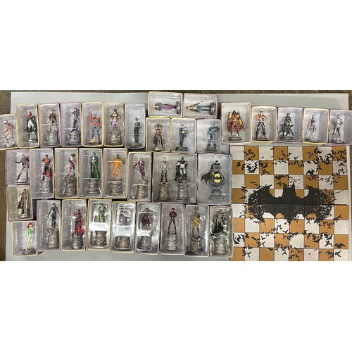 502 - DC CHESS COLLECTION SET BY EAGLE MOSS COMPLETE WITH BOXED FIGURES, BOARD AND A4 MAGAZINE BINDERS